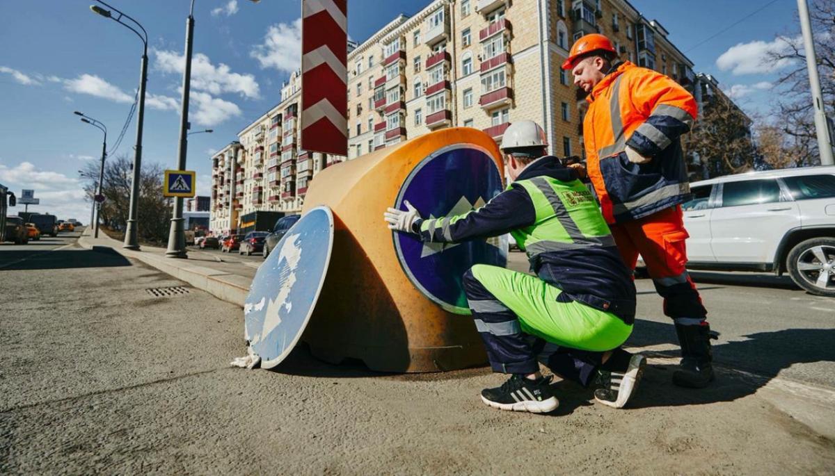 В прошлом году на дорогах столицы заменили 1,6 тыс буферов безопасности