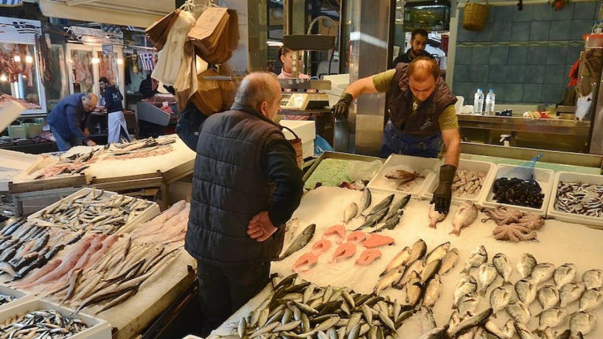 Москвичи купили на новом рыбном рынке 5 тонн икры