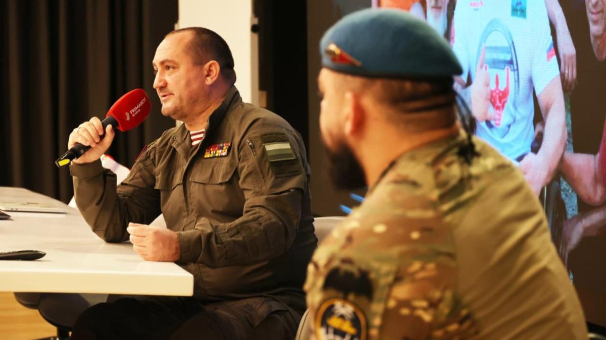 Вячеслав Калинин провел «Урок Мужества» в Гимназии им. Е. М. Примакова