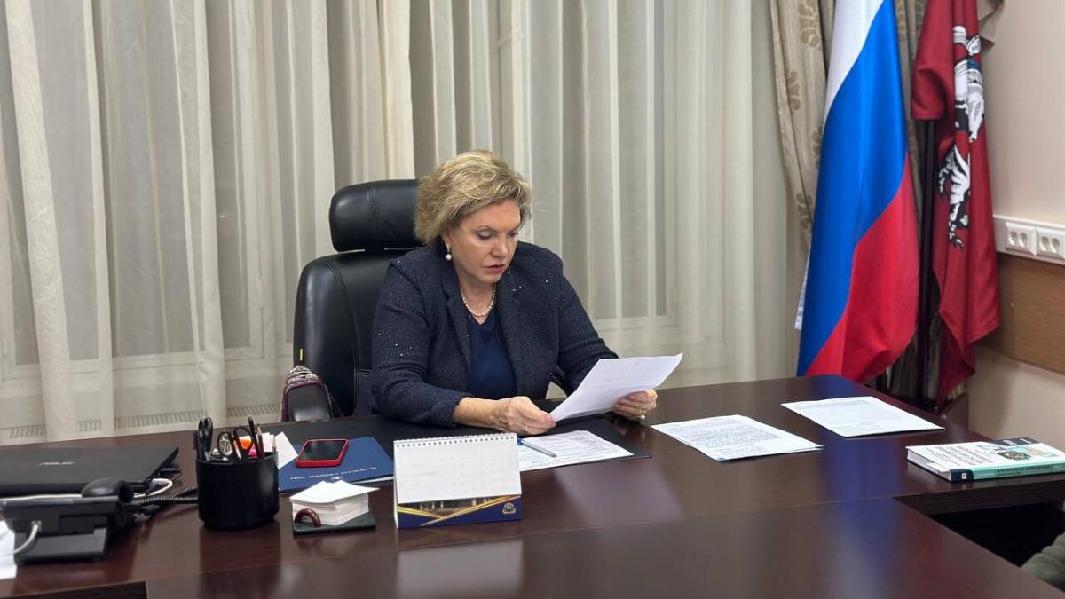 Депутат Шарапова: москвичи возмущены уборкой листвы воздуходувками