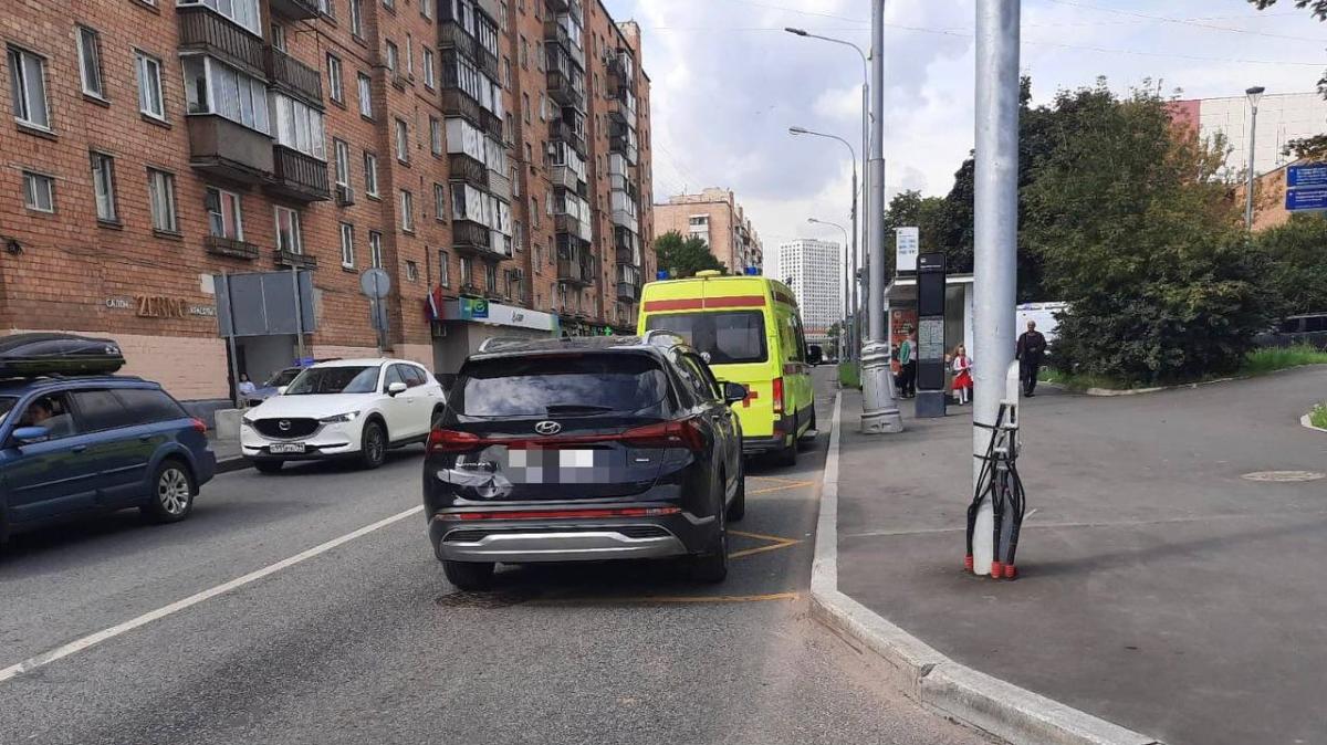 В Москве водитель иномарки насмерть задавил пешехода на Лобненской