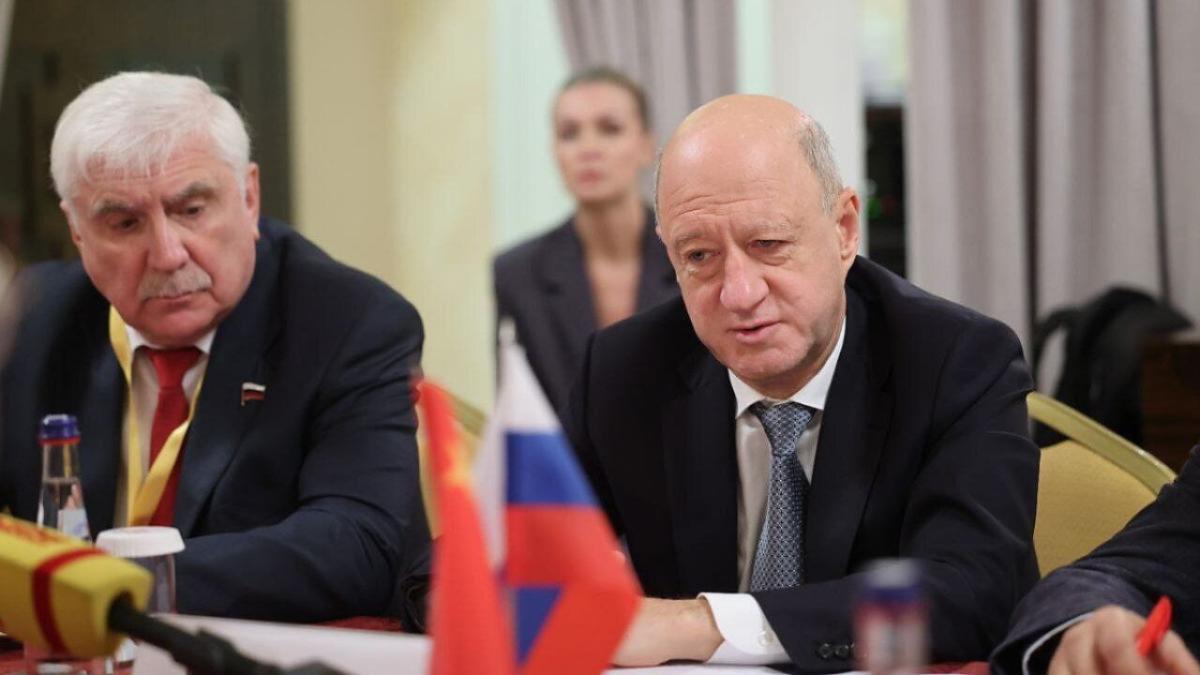 Бабаков отметил увеличение инвестиций КНР в знания и технологии 