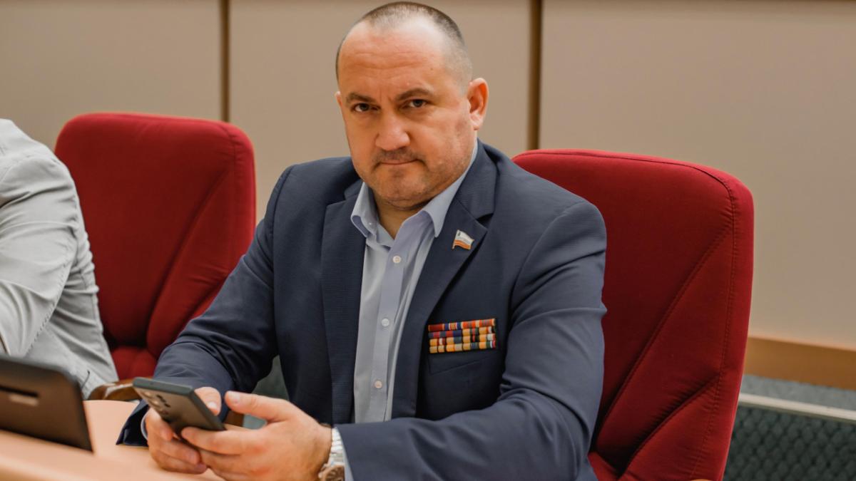 Калинин предложил поддержать промышленность за счет сверхприбыли банков